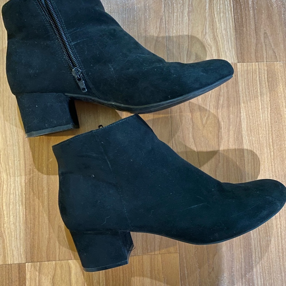 Ankle booties black